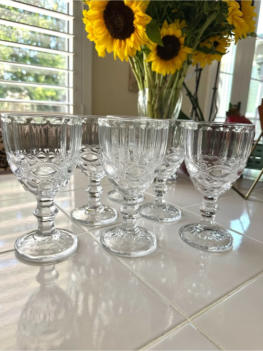 YOUEON Clear Embossed Wine Goblets Set of 6